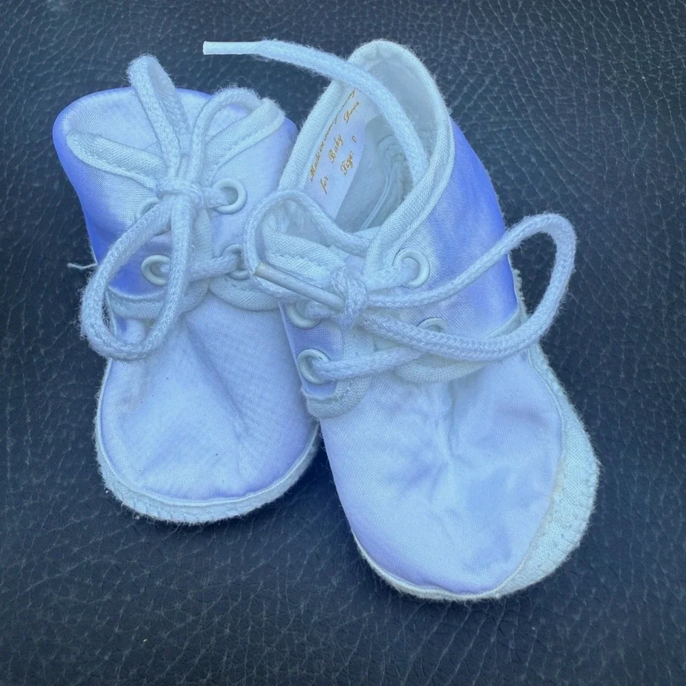 Baby Deer Size 0 Vintage Baby Crib Shoes White Satin Soft Soled Retro